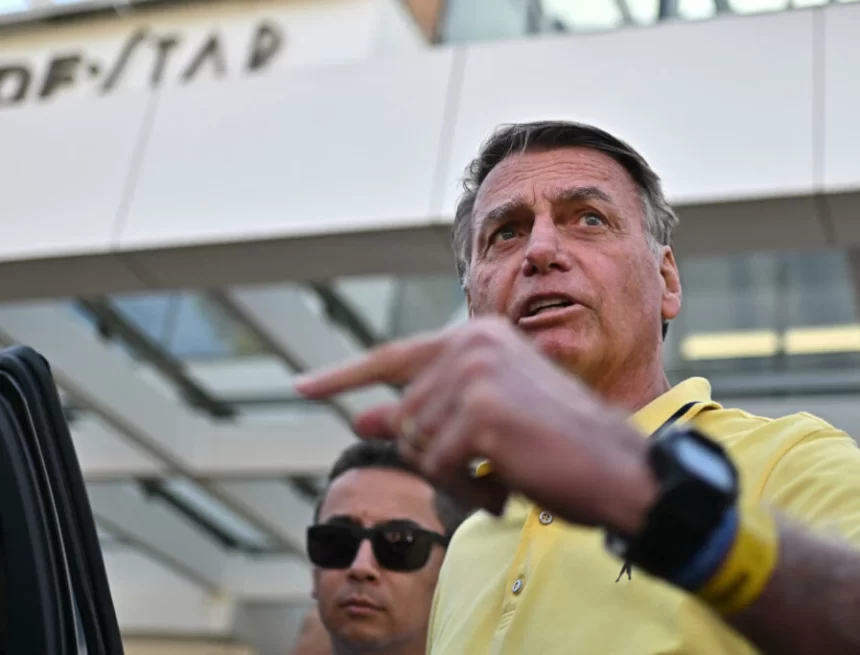 Moraes libera visita de oficial de cartório a Bolsonaro em prisão domiciliar