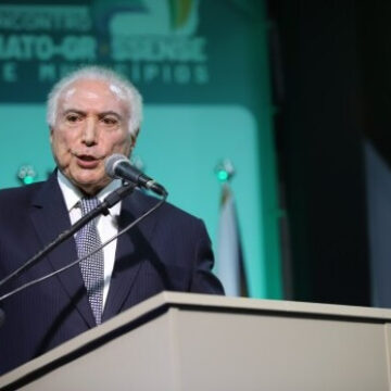 Em visita a Cuiabá, Temer defende atuação de Moraes: “Está cumprindo rigorosamente o papel que lhe cabe como ministro”