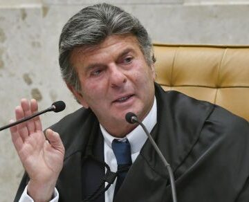 Fux vota por anular ação e afirma que STF não tem competência para julgar caso Bolsonaro