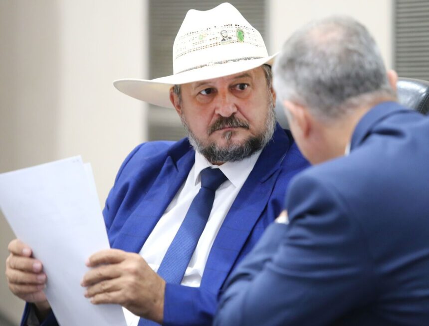 ALMT aprova projeto de Cattani que reconhece risco e possibilita porte de arma a advogados