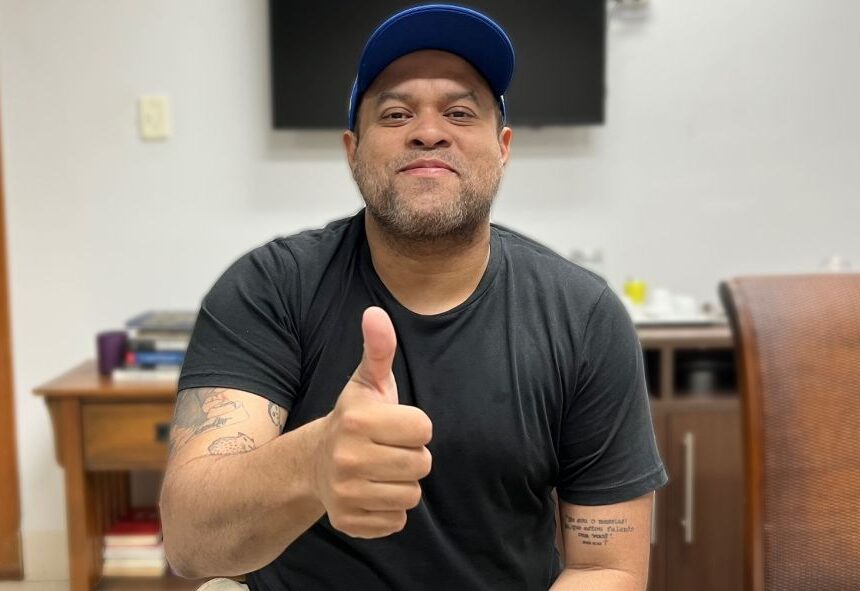 Influencer é internado em hospital e família pede orações; veja