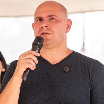 Abilio dá folga a servidores no dia do Guns e antecipa salários