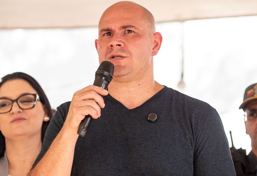 Abilio dá folga a servidores no dia do Guns e antecipa salários