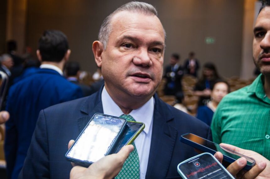 “Não me sinto traído”, diz Wellington Fagundes após Bolsonaro apoiar grupo de Mauro