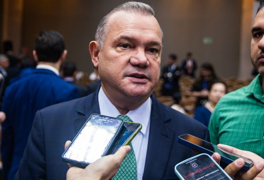 “Não me sinto traído”, diz Wellington Fagundes após Bolsonaro apoiar grupo de Mauro