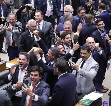 Com ampla maioria, Câmara barra direito de voto a presos no PL Antifacção