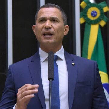 Coronel Assis alerta para risco de “narcoestado” e cobra ação firme do governo Lula contra crime organizado