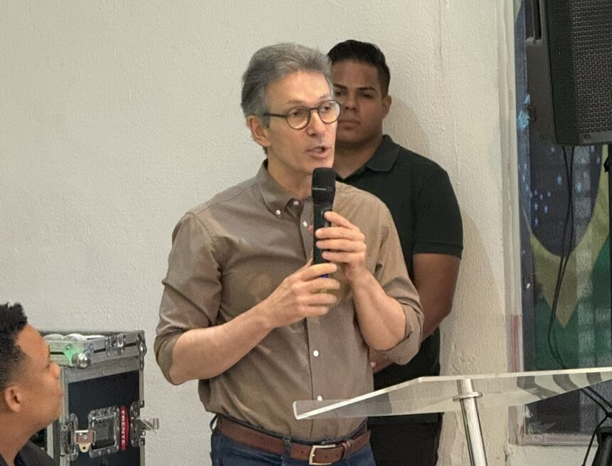 Em Cuiabá, Zema mantém pré-candidatura e diz ter aval de Bolsonaro para 2026