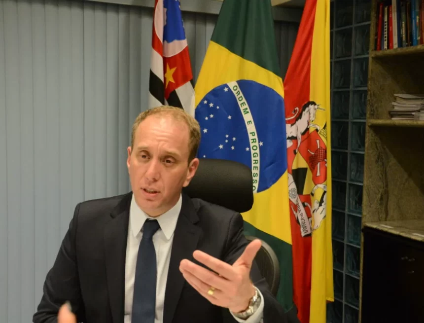 Rodrigo Manga é afastado do cargo de prefeito em ação da PF