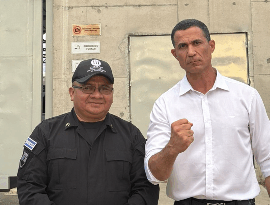 Coronel Assis se reúne com ministro da Justiça de El Salvador e visita maior presídio da América Latina