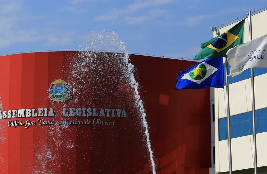 Assembleia mantém veto de Mauro Mendes e rejeita reajuste de 6,8% ao Judiciário