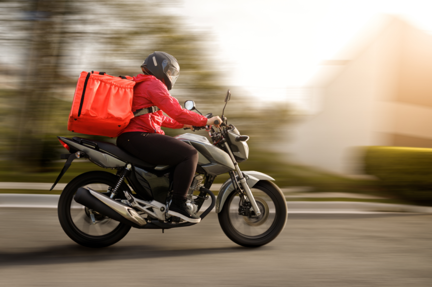 Pedir delivery pode ficar mais caro: proposta do governo deve encarecer lanches e refeições