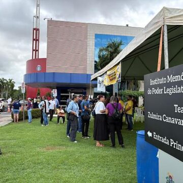 Servidores do Judiciário de MT suspendem greve e montam acampamento na AL em protesto por reajuste; veja vídeo