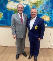 Procuradores acionam Pedro Taques na Justiça por acusações sem provas sobre acordo com a Oi