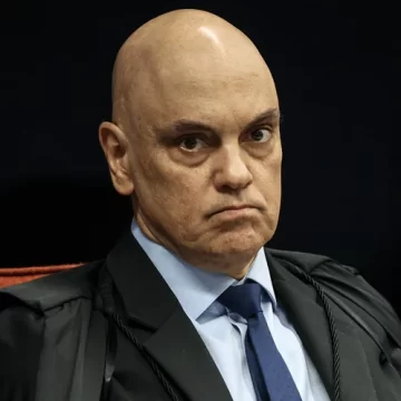 Moraes ironiza situação de Bolsonaro durante evento na USP: “Hoje já fiz o que tinha que fazer”
