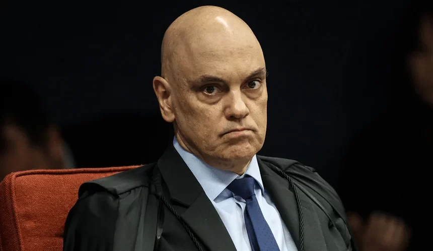Moraes ironiza situação de Bolsonaro durante evento na USP: “Hoje já fiz o que tinha que fazer”