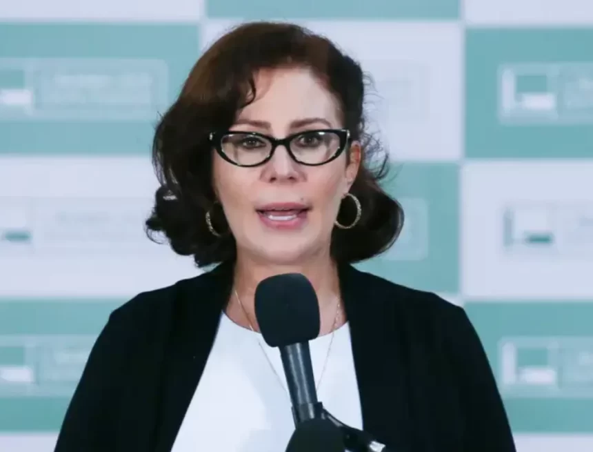 Moraes encerra inquérito contra Carla Zambelli após pedido da PGR
