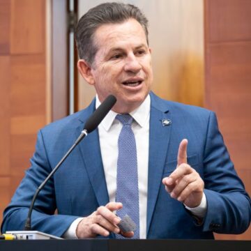 Mauro Mendes diz que Estado pode “quebrar de novo” se eleger gestor “inexperiente”