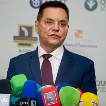 Deputado Botelho rompe confiança com Dilmar, mas reitera lealdade ao governo