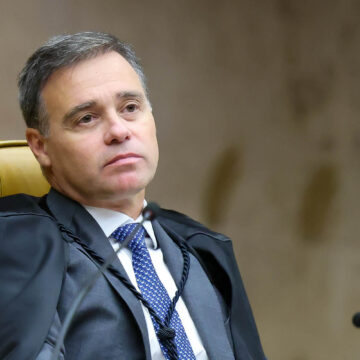 Ministro André Mendonça Mantém Bloqueio de Contas de Rebeca Ramagem no STF