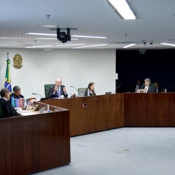 STF Inicia Análise de Prisão do Banqueiro Daniel Vorcaro