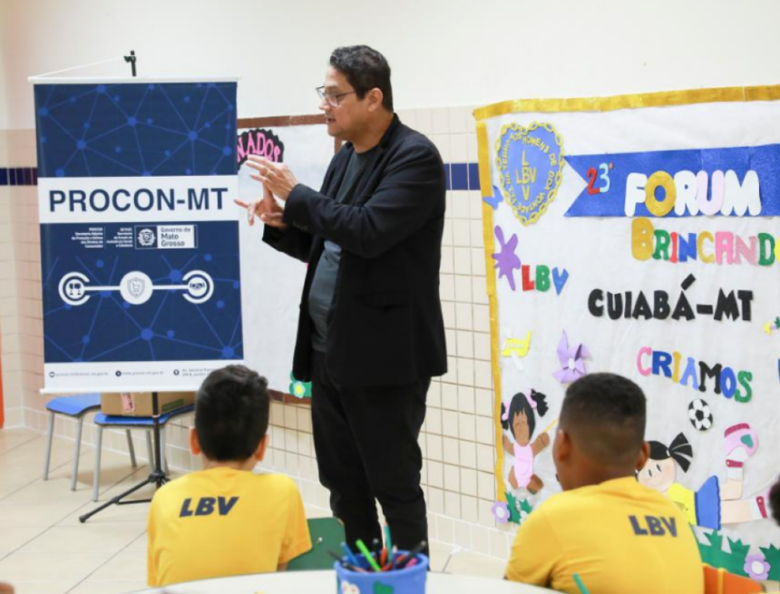Procon-MT promove palestras sobre consumo consciente para 150 pessoas em Cuiabá