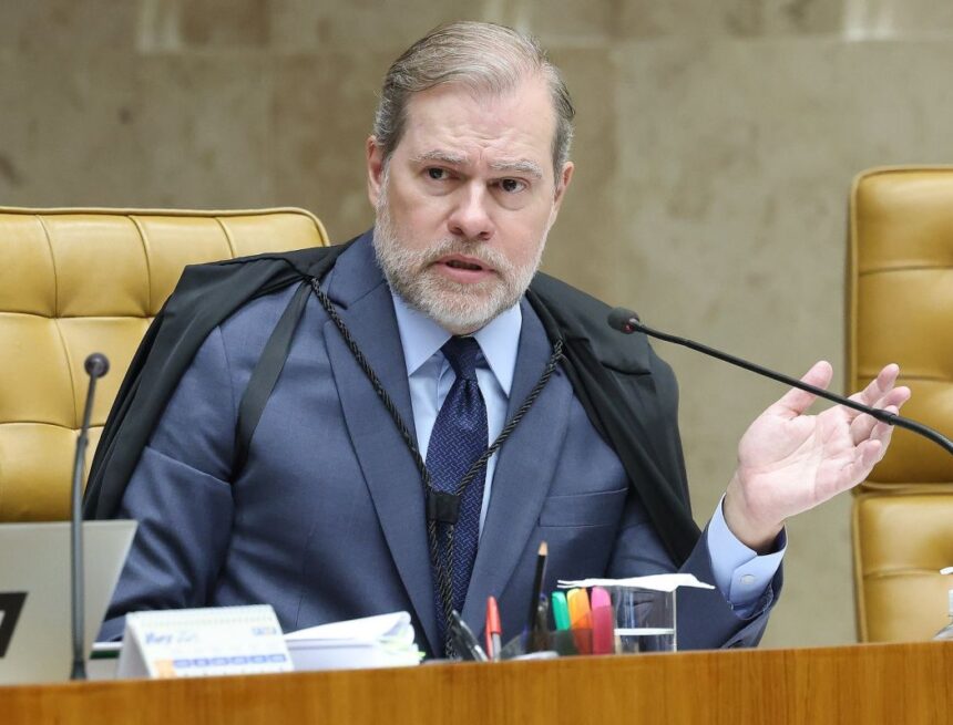 Ministro Dias Toffoli Se Declara Suspeito em Pedido de CPI de Banco Master