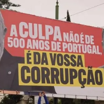 Outdoor do Partido Chega em Lisboa Exibe Imagem de Lula e Frase Crítica