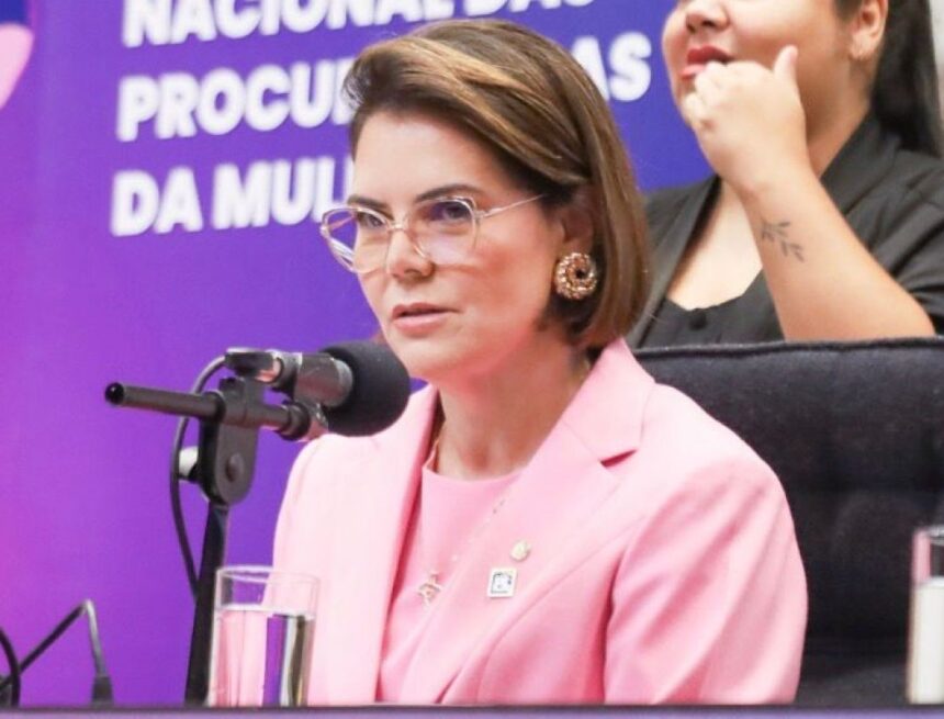 Deputada Federal critica presidente da Câmara de Várzea Grande por conduta contra prefeita