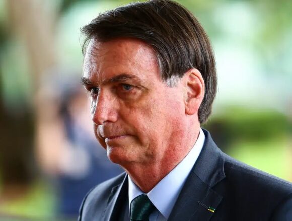 O ‘Idiota’ de Bolsonaro: Uma Dupla Leitura no Cenário Político Brasileiro
