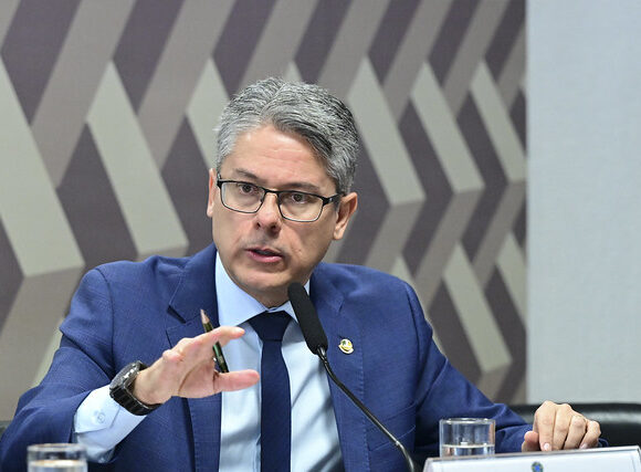 Alessandro Vieira garante apoio para CPI contra ministros do STF e banqueiro Daniel Vorcaro