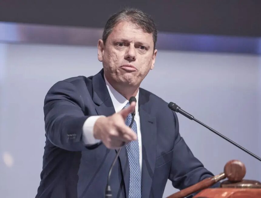 Tarcísio de Freitas Rebate Fernando Haddad e Cita Aumento de Impostos