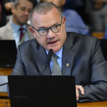 Wellington Fagundes Defende Experiência e Reage a Críticas sobre Comando do Executivo