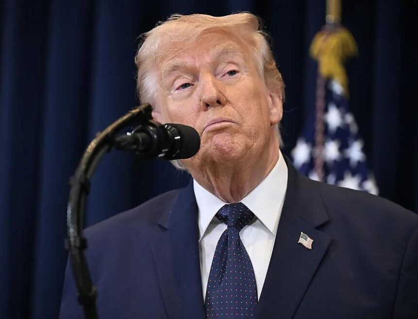 Trump Afirma Pressão Americana Causa Colapso do Regime Iraniano