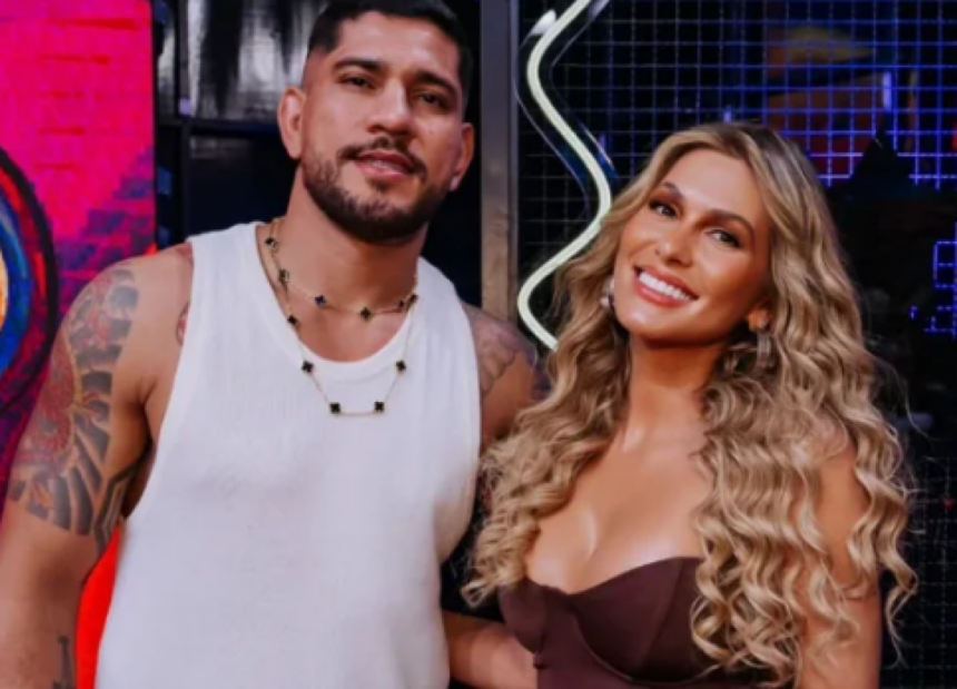 Apresentadora Lívia Andrade e campeão Alex Poatan são flagrados juntos no Rio e em programa de TV