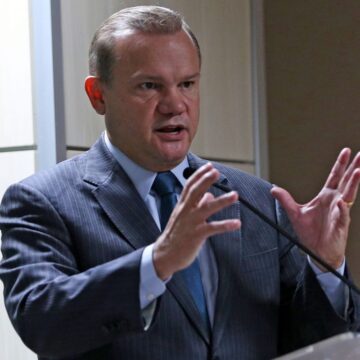 d3561a85a3e656357530570dbd9bc3b8 Wellington Fagundes Aceita Apoio de Flávio Bolsonaro a Concorrentes em Mato Grosso