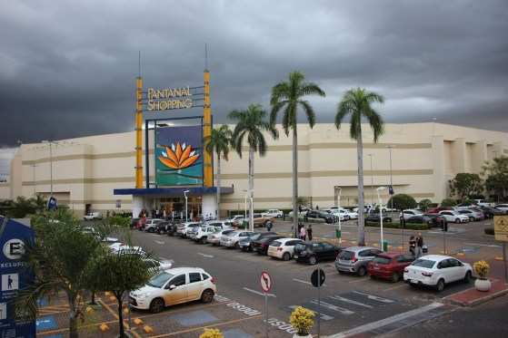 Justiça manda restaurante deixar shopping em Cuiabá após dívida superior a R$ 222 mil