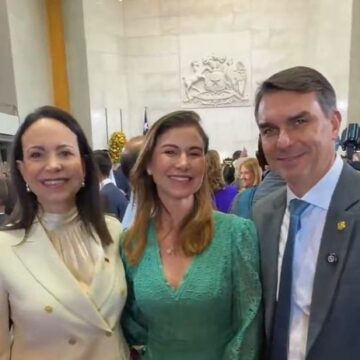 Senador Flávio Bolsonaro Encontra Líder Venezuelana María Corina no Chile