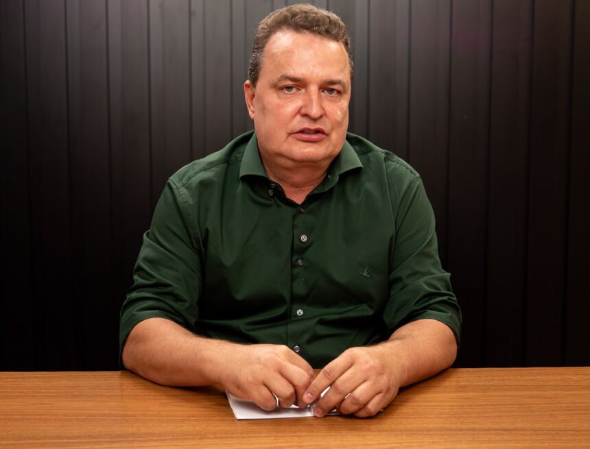 Vice-governador assume governo estadual e fortalece posição para disputa eleitoral