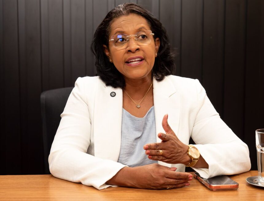 Gisela Simona prioriza reeleição e minimiza especulações sobre vice-governadoria
