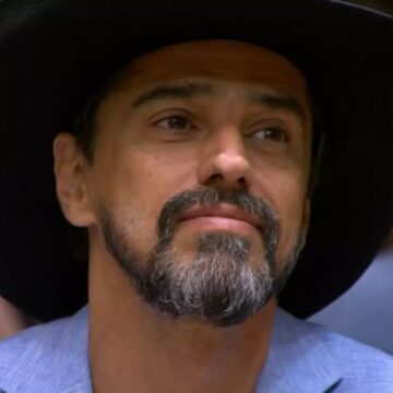 Tadeu Schmidt na tarde deste domingo (29). Jordana Morais (3,31%) e Leandro Bone