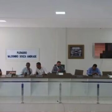 Câmara de Laje (BA) exibe conteúdo pornográfico em telão durante sessão