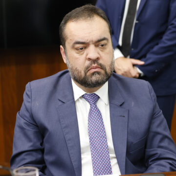 TSE Retoma Julgamento de Cláudio Castro com Risco de Cassação do Mandato