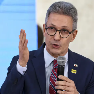 Zema explode contra STF, denuncia censura e diz que democracia está sob ataque no Brasil