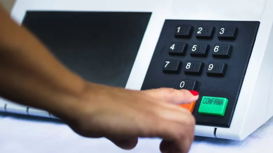 Onze governadores deixam o cargo para disputar eleições e alteram cenário nos estados