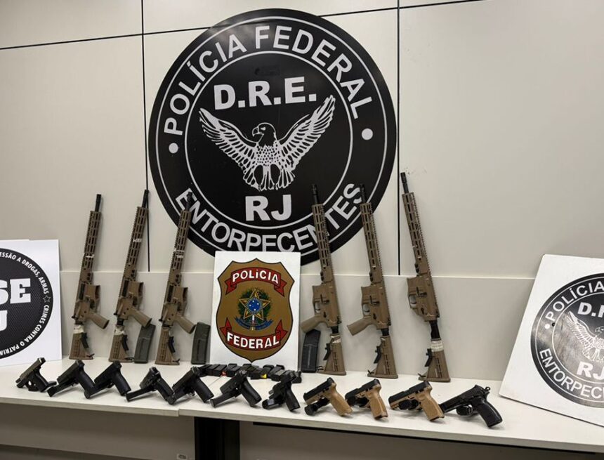 Polícia Federal apreende arsenal de fuzis e pistolas em barreiras na Via Dutra