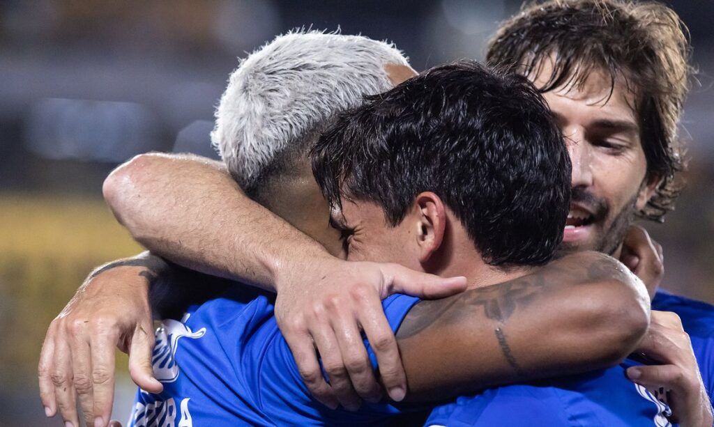 tuguês Artur Jorge não teve uma boa atuação na etapa inicial. Assim, seguiu para
