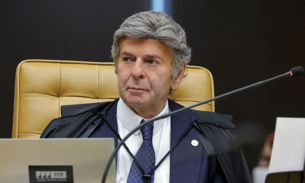 voto indireto, ou seja, pela deliberação dos deputados da Assembleia Legislativa
