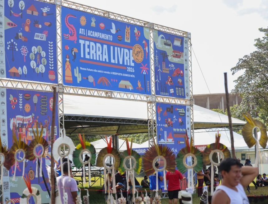 Indígenas no Acampamento Terra Livre exigem exclusão de exploração de petróleo