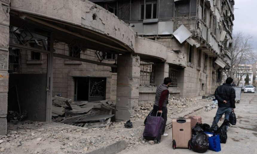 exemplo, o Hospital Khatam foi reativado em menos de 24 horas”, completou. A org